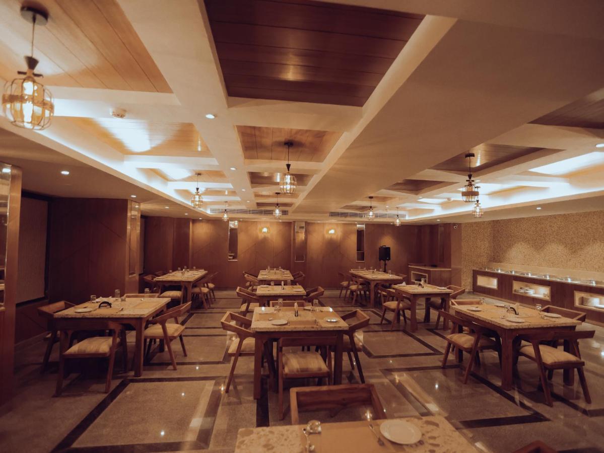 Clarks Inn Express, 데라둔 외부 사진