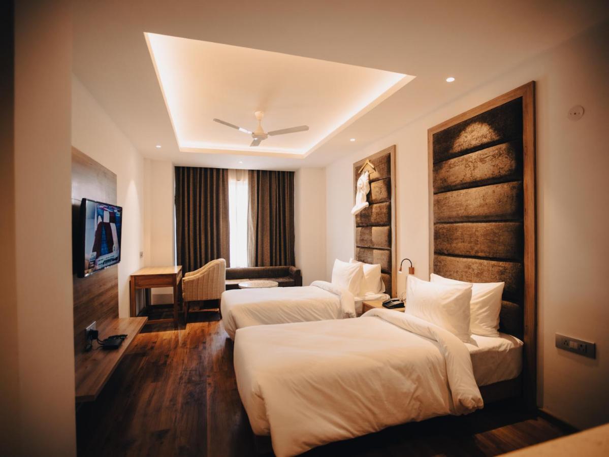 Clarks Inn Express, 데라둔 외부 사진
